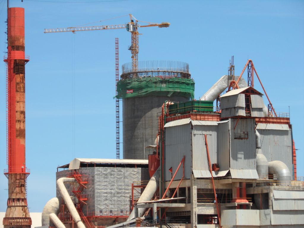 Blending silo slipform  dia. 20m height 80m, Mombassa, Kenya - 2012